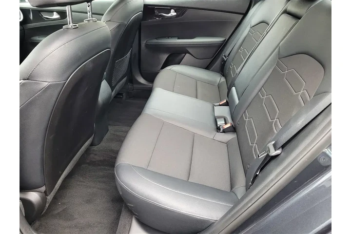 $21495 : 2023 Forte GT-Line image 8