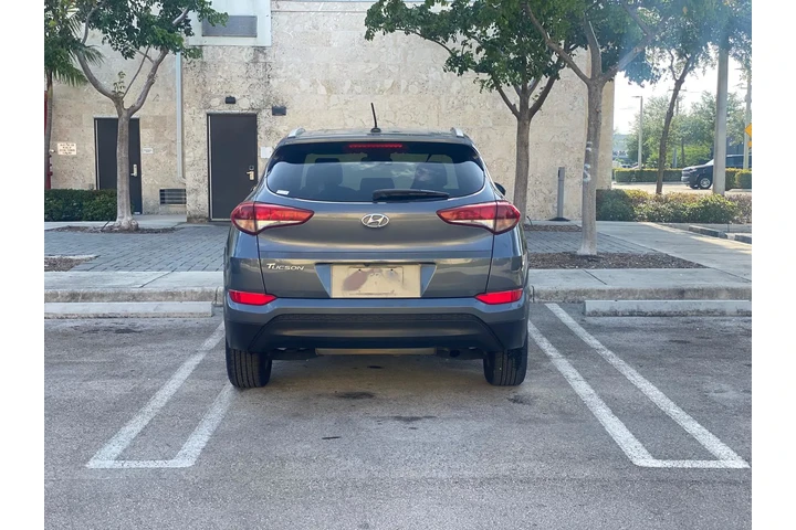 $8999 : *Hyundai Tucson* 2017 image 10