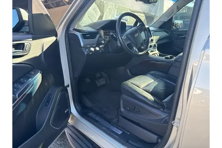 $14937 : Chevrolet Suburban 2016 4x4 image 9