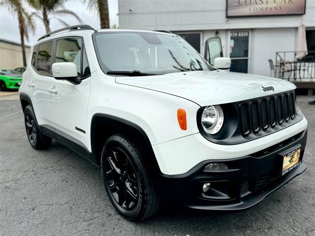 $11495 : 2018 Renegade Latitude image 3