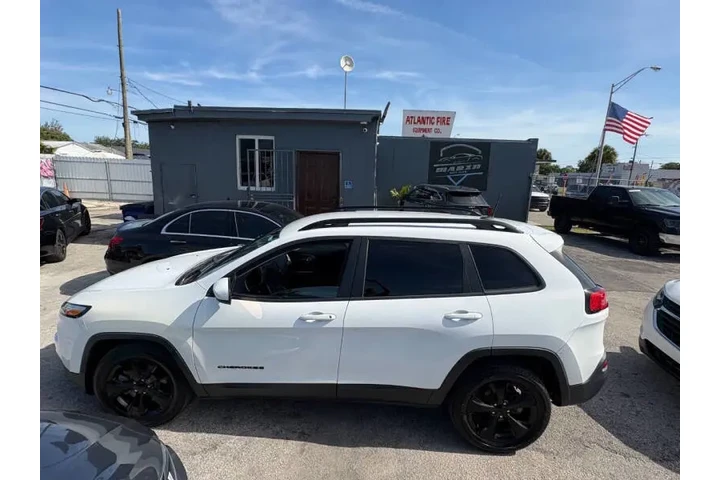$8350 : 2018 Cherokee Latitude image 4