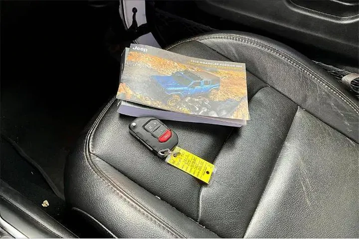 Jeep Wrangler 2023 4x4 Rubic image 10