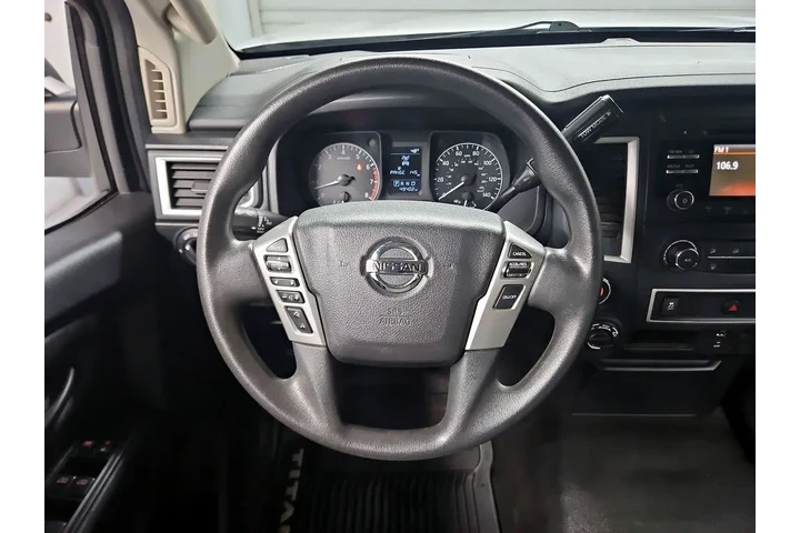 $22998 : Nissan Titan 2017 4x4 S 4dr image 10