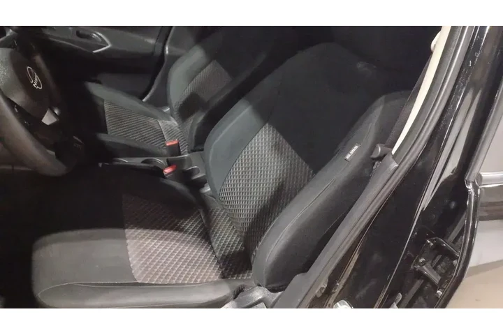 $17812 : Nissan Versa 2024 S 4dr Seda image 5