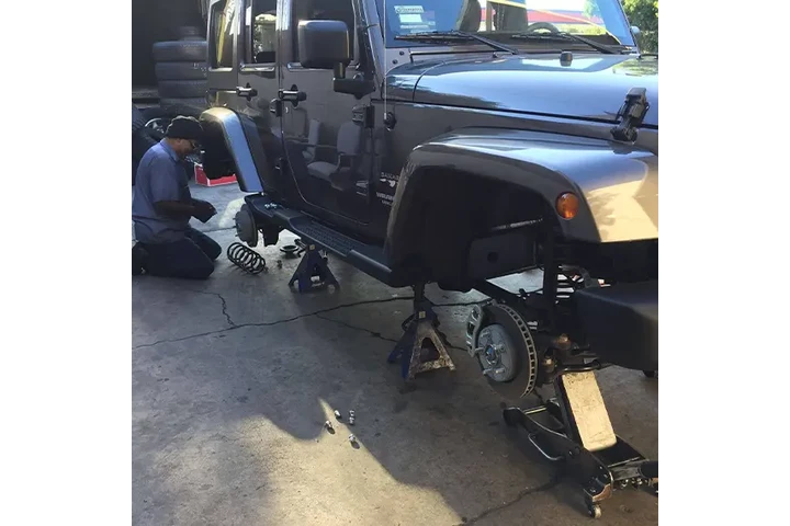 SALINAS TIRES SERVICE image 2