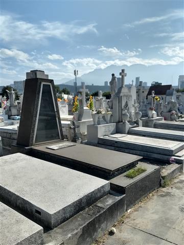 $150000 : LOTE FUNERARIO PANTEÓN CARMEN image 3