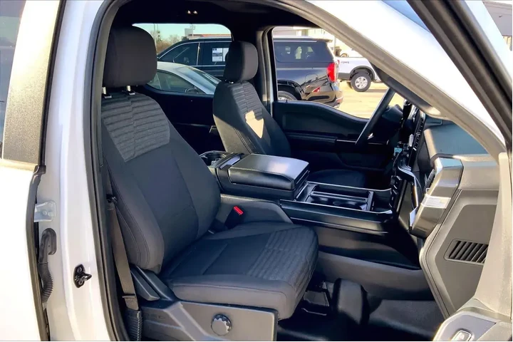 $31687 : Ford F-150 2022 4x2 XL 4dr S image 8