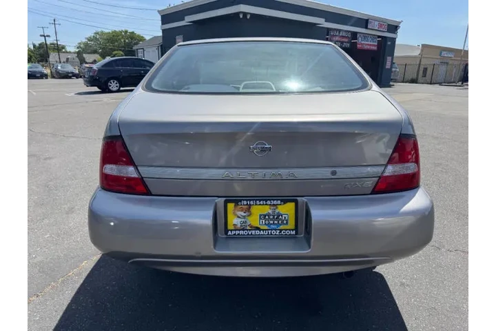 $5998 : 2001 Altima GLE image 7