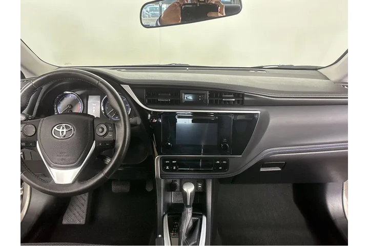 $15000 : Silver Certified2018 Corolla image 3