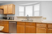 $2450 : 3 Bedroom House in Inglewood thumbnail