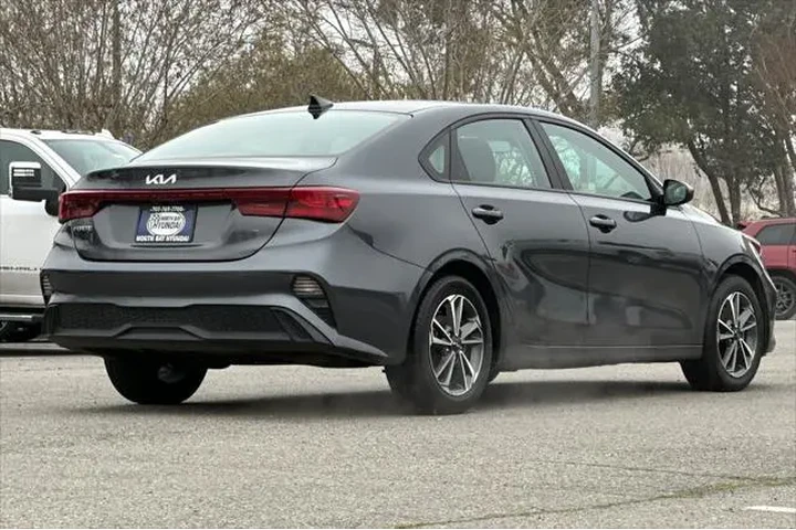 $15990 : Kia Forte 2023 LXS 4dr Sedan image 4