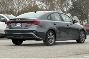 $15990 : Kia Forte 2023 LXS 4dr Sedan thumbnail