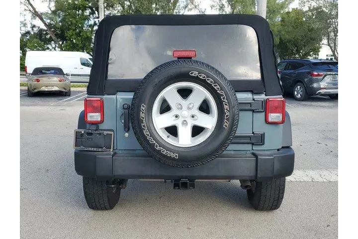 $13590 : Jeep Wrangler 2015 4x4 Sport image 5