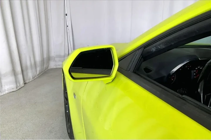 $22471 : Chevrolet Camaro 2021 LT 2dr image 9