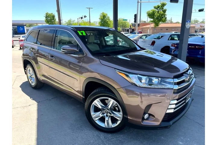 2017 Highlander Limited FWD V6 image 3