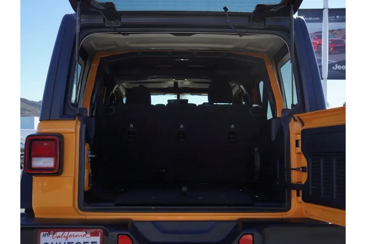 $31795 : Jeep Wrangler Unlimited 2021 image 6