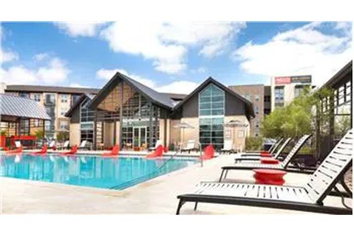 $1660 : Rental property with 1 bedro image 1