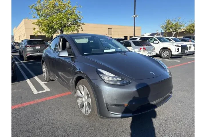 $26900 : Tesla Model Y 2021 AWD Long image 4