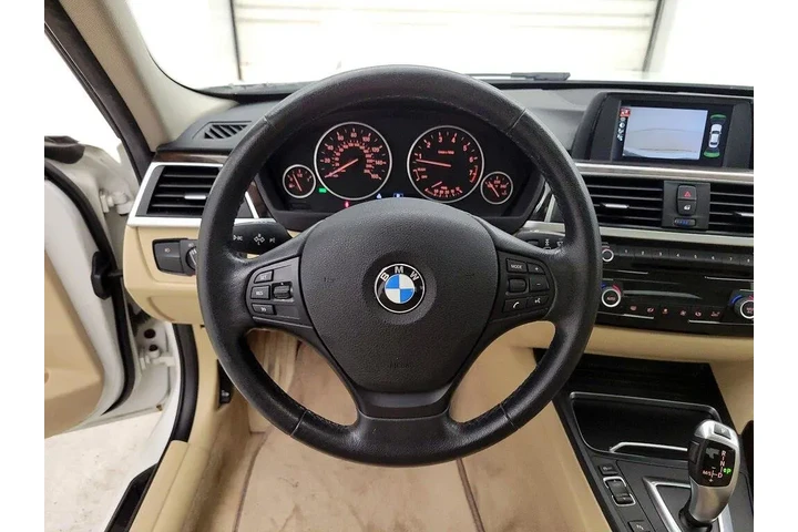 $15998 : BMW 3 Series 2016 AWD 320i x image 10