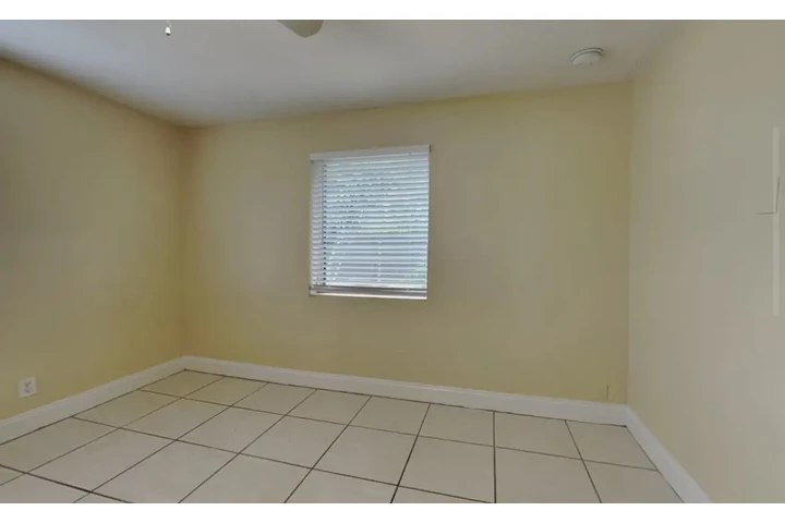 $2500 : 3Bed In Little Havana Miami image 4
