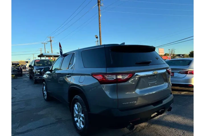 $19900 : 2020 Traverse LS image 8