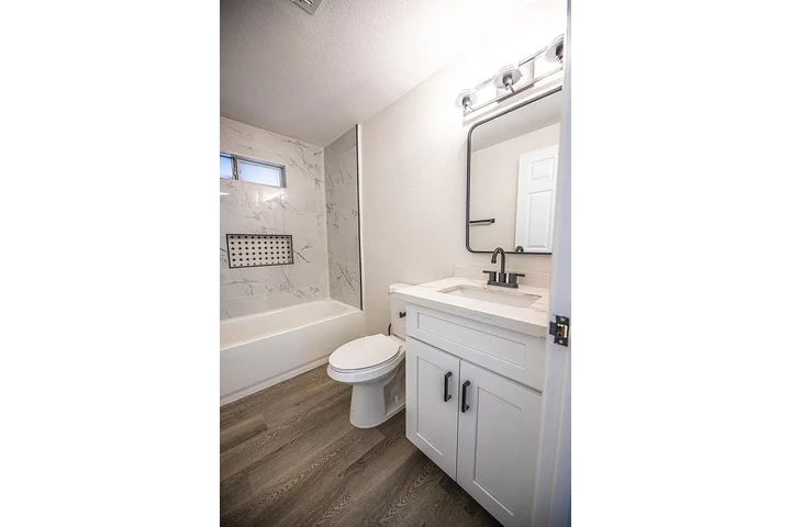 $900 : Esta fabulosa casa renovada image 9