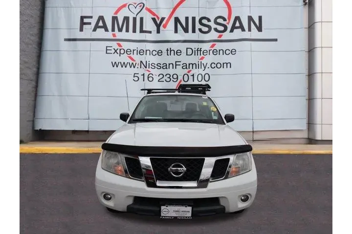 $13321 : Nissan Frontier 2016 4x4 SV image 2