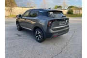 $20960 : Nissan Kicks 2025 SV 4dr Cro thumbnail