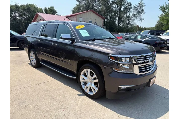 $19950 : 2017 Suburban Premier image 4