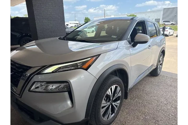 $24325 : Nissan Rogue 2023 SV 4dr Cro image 1