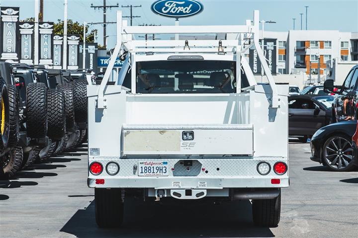 2021 Super Duty F-350 SRW XL image 3