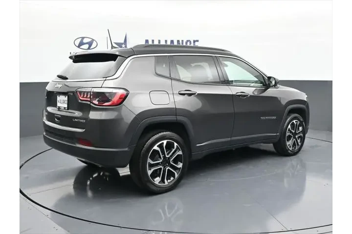 $26132 : Jeep Compass 2024 4x4 Limite image 10