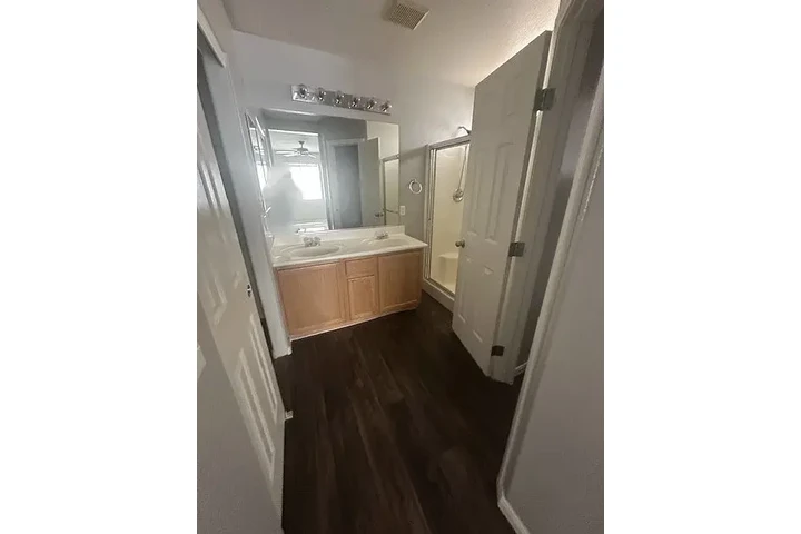 $1580 : Cozy 2 bed/2 bath one story ho image 5