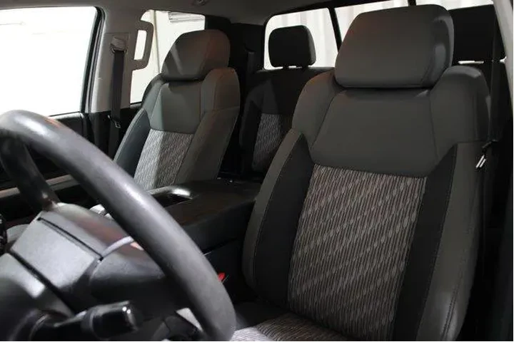 $23689 : Toyota Tundra 2018 4x4 SR5 4 image 4