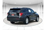 $27073 : Ford Explorer 2023 XLT 4dr S thumbnail