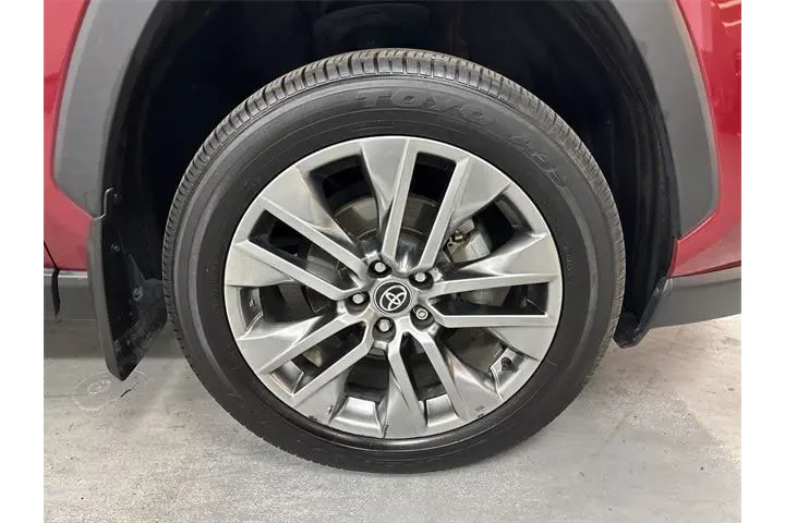 $29900 : Toyota RAV4 2023 AWD XLE Pre image 2