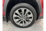 $29900 : Toyota RAV4 2023 AWD XLE Pre thumbnail