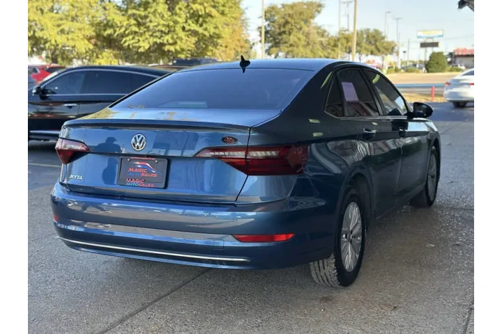 $17999 : 2020 Jetta R-Line image 9