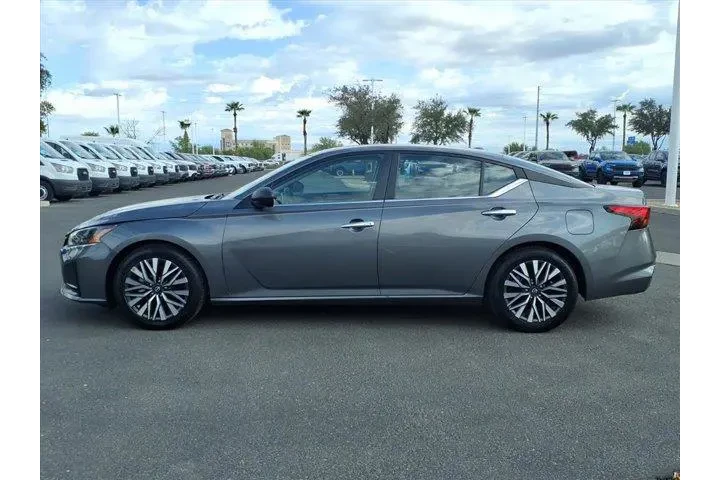 $19699 : Nissan Altima 2024 2.5 SV 4d image 2