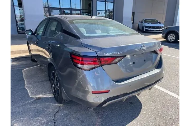 $17208 : Nissan Sentra 2024 SV 4dr Se image 7