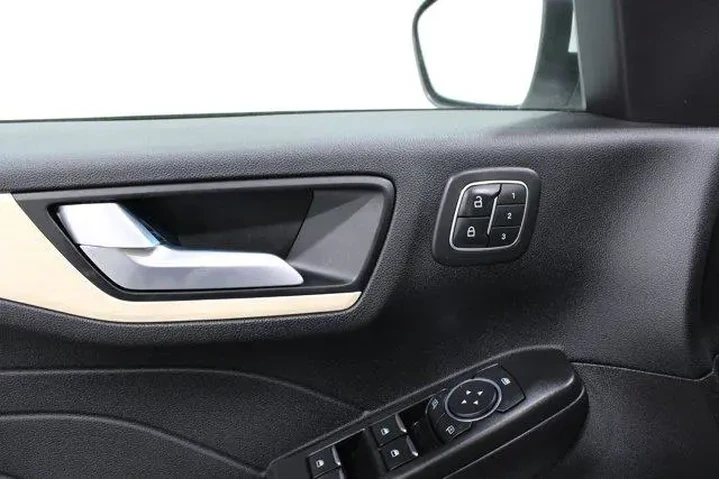 $29892 : Ford Escape 2022 AWD Titaniu image 8