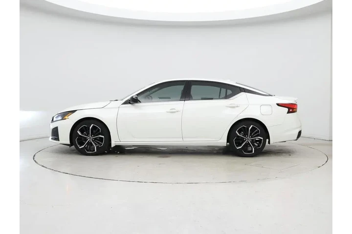 $25998 : Nissan Altima 2023 2.5 SR 4d image 3