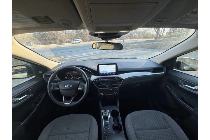 $7999 : 2020 Escape SE image 9