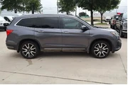 $19888 : Honda Pilot 2020 AWD Touring thumbnail