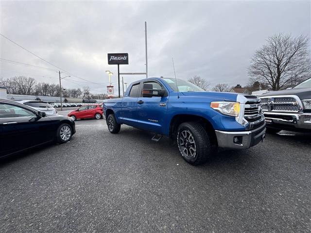 $19990 : 2017 Tundra image 1