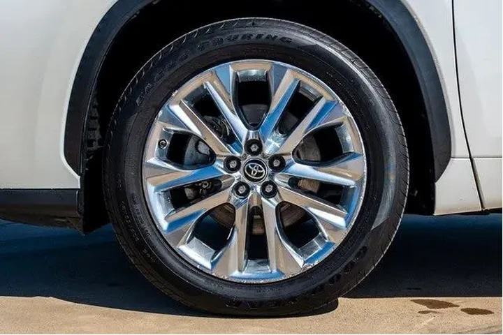 $26836 : Toyota Highlander 2021 Limit image 4