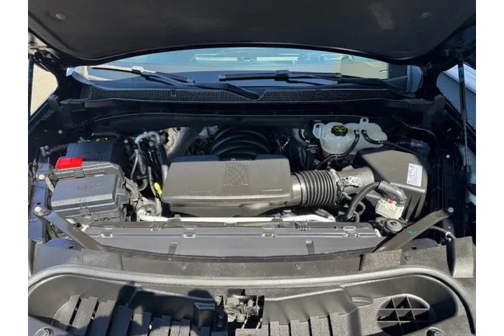 $27998 : 2021 Tahoe LS image 4