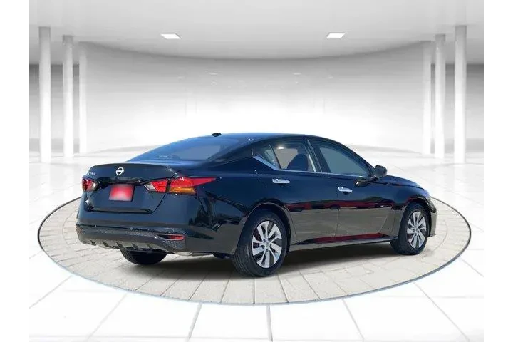 $22599 : Nissan Altima 2025 2.5 S 4dr image 4