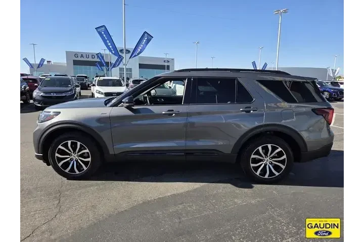 $39777 : Ford Explorer 2025 AWD ST-Li image 4