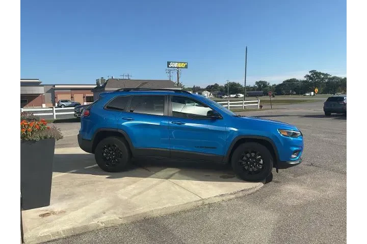 $26968 : Jeep Cherokee 2023 4x4 Altit image 6